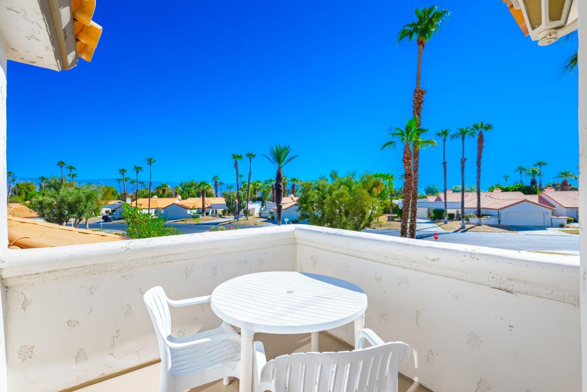 Newly Renovated In Ferienhaus Palm Desert